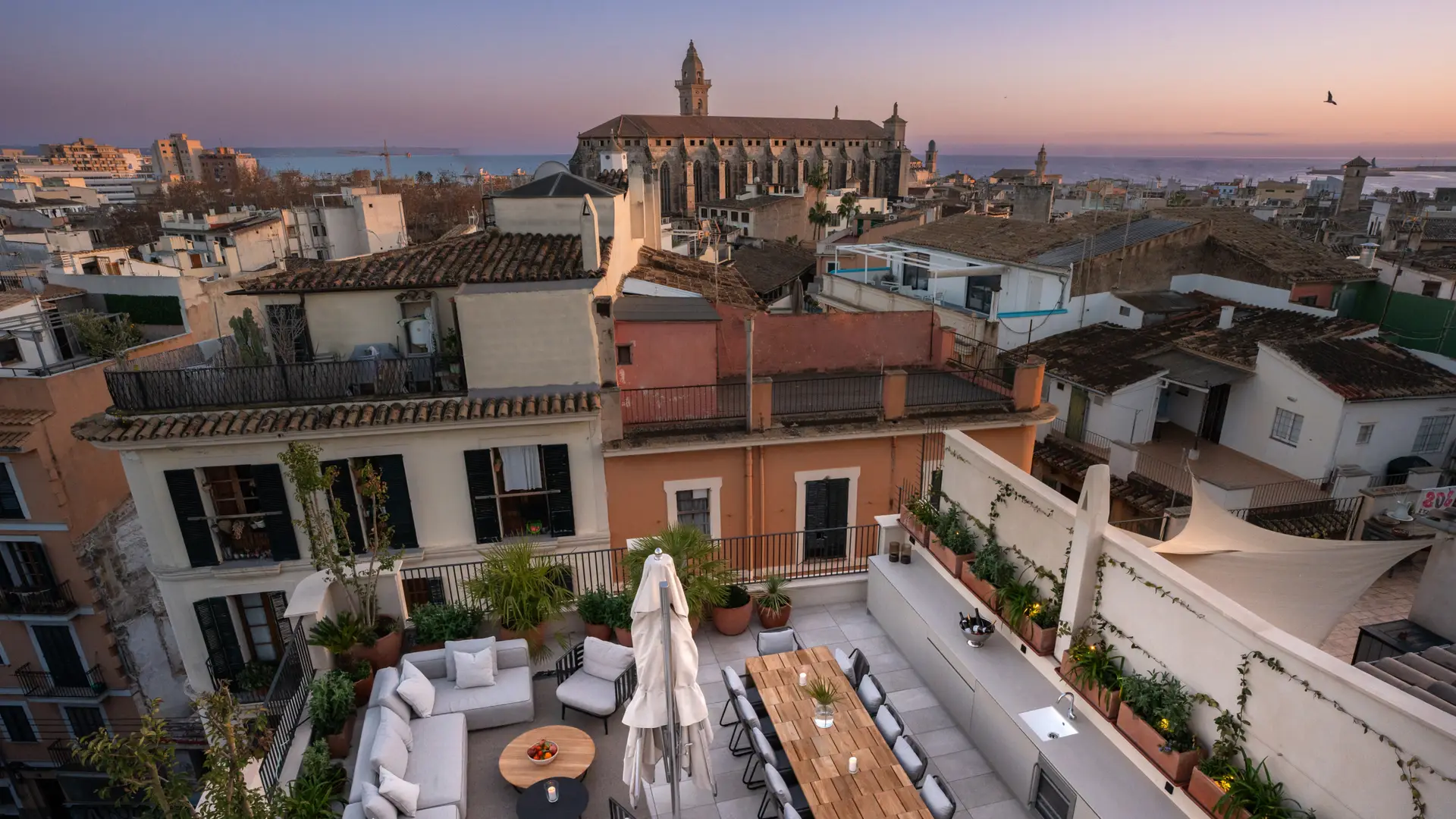 Luxury historic townhouse in Palma Old Town with cathedral and rooftop views &mdash; exclusive property represented by Isabella Janoschka