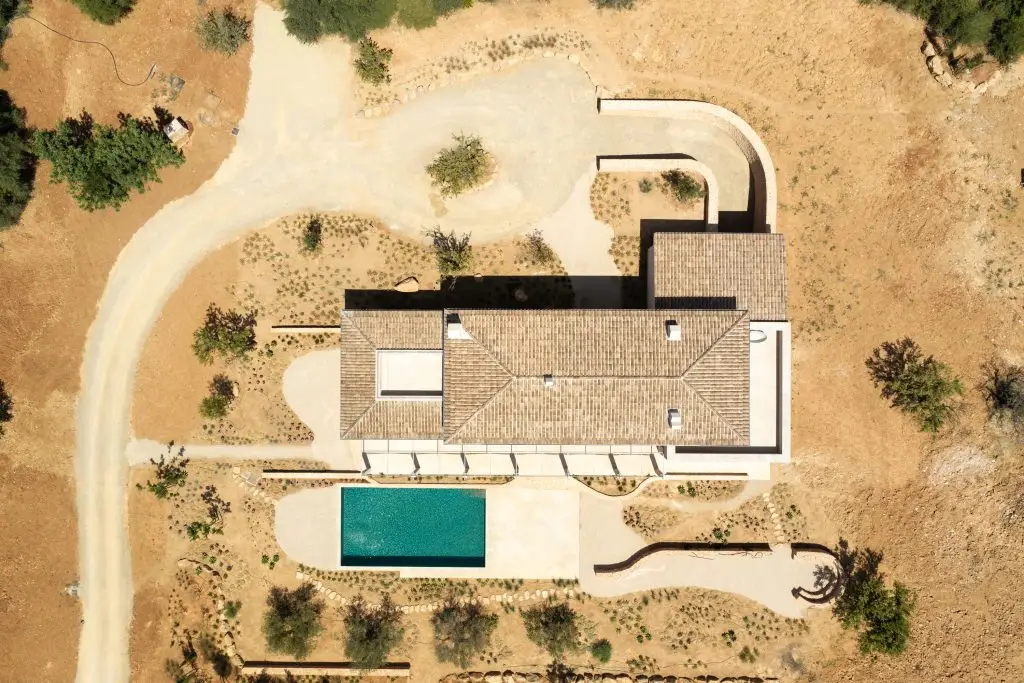 Overhead view of the finca and pool in Santa Maria del Camí