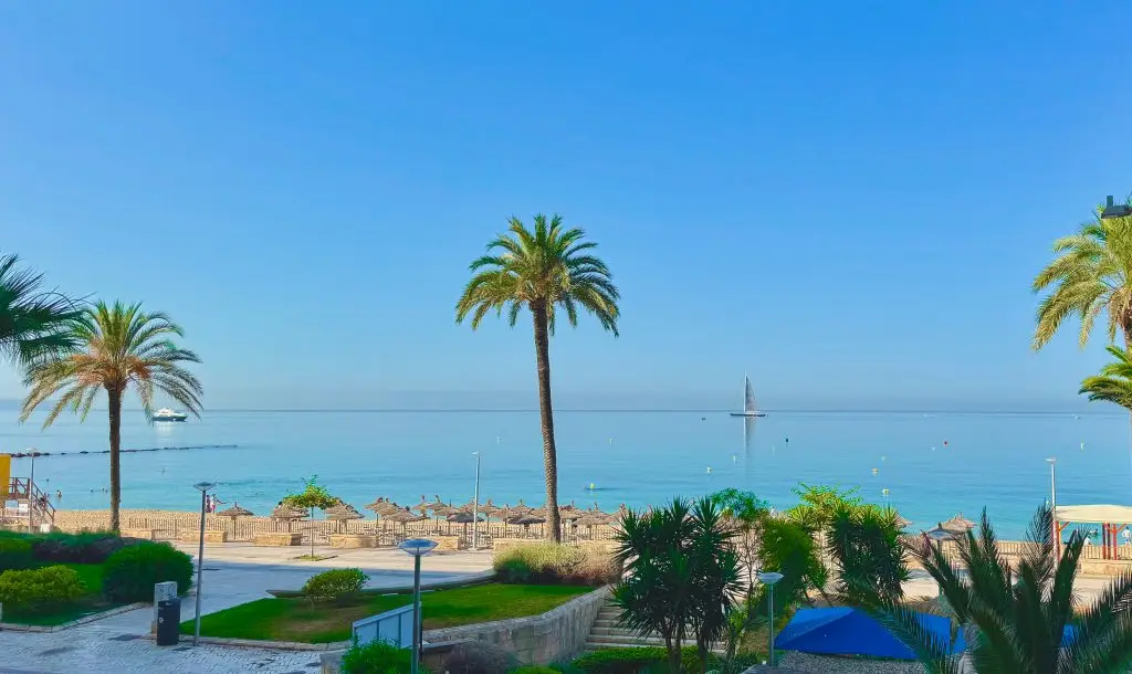 Beach and Mediterranean view at the Portixol duplex